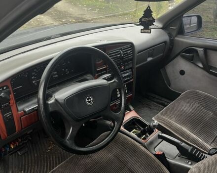Синий Опель Омега, объемом двигателя 2 л и пробегом 18 тыс. км за 951 $, фото 3 на Automoto.ua