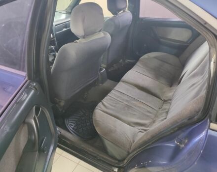 Синий Опель Омега, объемом двигателя 1.8 л и пробегом 250 тыс. км за 999 $, фото 5 на Automoto.ua