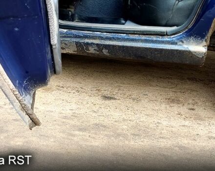 Синій Опель Омега, об'ємом двигуна 1.8 л та пробігом 300 тис. км за 1000 $, фото 4 на Automoto.ua