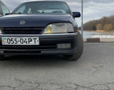 Синий Опель Омега, объемом двигателя 2 л и пробегом 250 тыс. км за 750 $, фото 3 на Automoto.ua