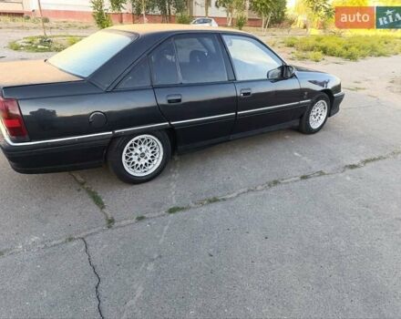 Опель Омега 1987 в Херсоне на Automoto.ua Синий Опель Омега, объемом двигателя 2 л и пробегом 400 тыс. км за 1300 $, фото 6 на Automoto.ua