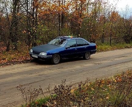 Синій Опель Омега, об'ємом двигуна 1.8 л та пробігом 300 тис. км за 1000 $, фото 12 на Automoto.ua