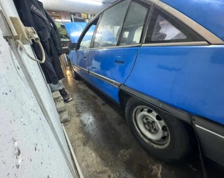 Синій Опель Омега, об'ємом двигуна 1.8 л та пробігом 118 тис. км за 466 $, фото 2 на Automoto.ua