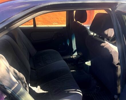 Синий Опель Омега, объемом двигателя 1.8 л и пробегом 244 тыс. км за 1350 $, фото 5 на Automoto.ua