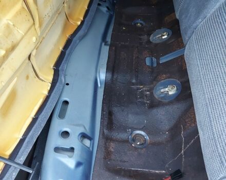 Синій Опель Омега, об'ємом двигуна 2 л та пробігом 148 тис. км за 1800 $, фото 4 на Automoto.ua