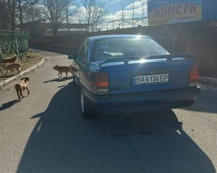 Синий Опель Омега, объемом двигателя 1.8 л и пробегом 350 тыс. км за 1350 $, фото 2 на Automoto.ua