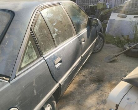 Опель Омега 1988 в Черновцах на Automoto.ua Синий Опель Омега, объемом двигателя 2 л и пробегом 120 тыс. км за 670 $, фото 2 на Automoto.ua