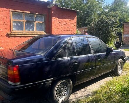 Синий Опель Омега, объемом двигателя 1.8 л и пробегом 244 тыс. км за 1350 $, фото 4 на Automoto.ua