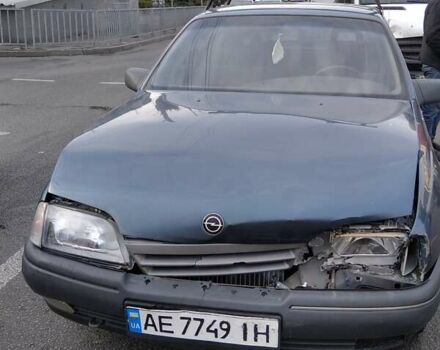 Синий Опель Омега, объемом двигателя 2 л и пробегом 360 тыс. км за 1000 $, фото 1 на Automoto.ua