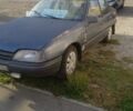 Синій Опель Омега, об'ємом двигуна 0 л та пробігом 111 тис. км за 716 $, фото 1 на Automoto.ua