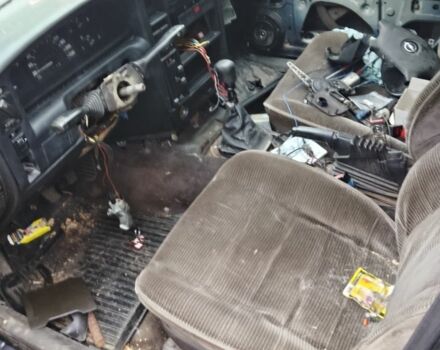 Синий Опель Омега, объемом двигателя 2 л и пробегом 400 тыс. км за 403 $, фото 6 на Automoto.ua