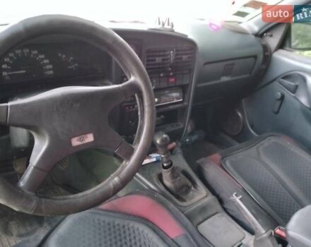 Синий Опель Омега, объемом двигателя 2 л и пробегом 456 тыс. км за 900 $, фото 10 на Automoto.ua