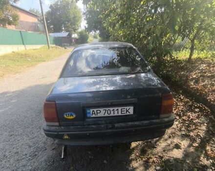 Синий Опель Омега, объемом двигателя 2 л и пробегом 300 тыс. км за 435 $, фото 5 на Automoto.ua