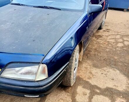 Синий Опель Омега, объемом двигателя 20 л и пробегом 320 тыс. км за 1650 $, фото 2 на Automoto.ua