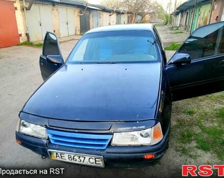 Синий Опель Омега, объемом двигателя 2 л и пробегом 400 тыс. км за 850 $, фото 5 на Automoto.ua