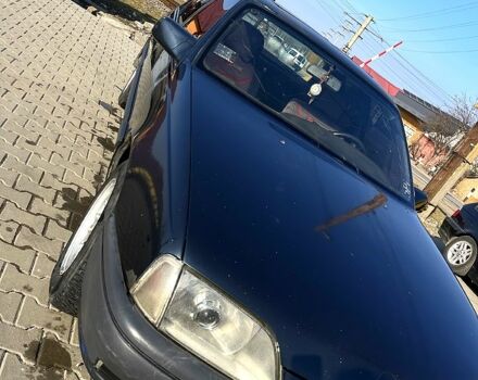 Синий Опель Омега, объемом двигателя 2.4 л и пробегом 271 тыс. км за 1200 $, фото 1 на Automoto.ua