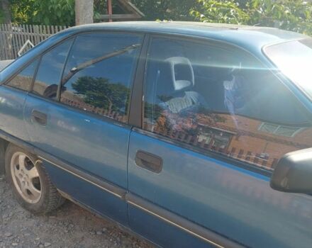 Синий Опель Омега, объемом двигателя 2 л и пробегом 1000 тыс. км за 1400 $, фото 4 на Automoto.ua