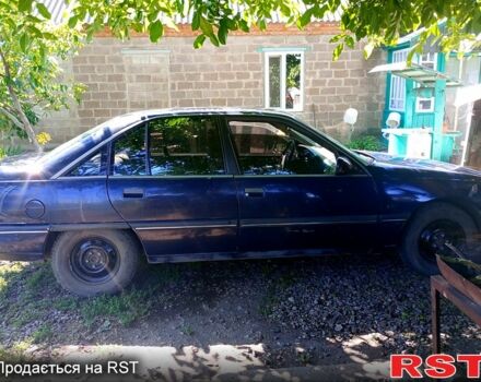 Синий Опель Омега, объемом двигателя 1.8 л и пробегом 300 тыс. км за 750 $, фото 2 на Automoto.ua