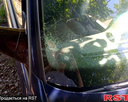 Синий Опель Омега, объемом двигателя 1.8 л и пробегом 300 тыс. км за 750 $, фото 4 на Automoto.ua