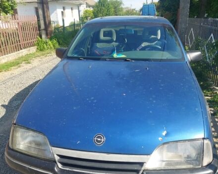 Синий Опель Омега, объемом двигателя 2 л и пробегом 1000 тыс. км за 1400 $, фото 3 на Automoto.ua