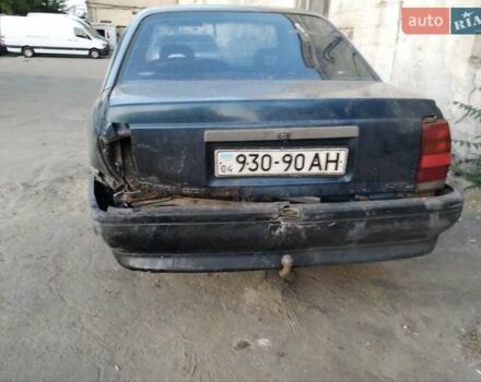 Опель Омега 1990 в Днепре (Днепропетровске) на Automoto.ua Синий Опель Омега, объемом двигателя 2 л и пробегом 200 тыс. км за 600 $, фото 2 на Automoto.ua