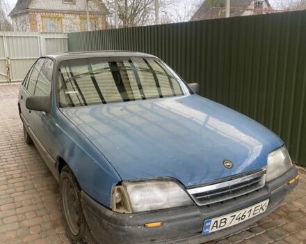 Синий Опель Омега, объемом двигателя 2 л и пробегом 300 тыс. км за 714 $, фото 3 на Automoto.ua