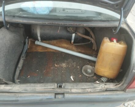 Синий Опель Омега, объемом двигателя 2 л и пробегом 580 тыс. км за 835 $, фото 5 на Automoto.ua