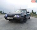 Синій Опель Омега, об'ємом двигуна 2 л та пробігом 400 тис. км за 600 $, фото 1 на Automoto.ua