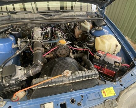 Синий Опель Омега, объемом двигателя 2 л и пробегом 300 тыс. км за 714 $, фото 4 на Automoto.ua