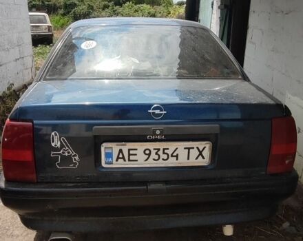 Синій Опель Омега, об'ємом двигуна 2 л та пробігом 3 тис. км за 832 $, фото 3 на Automoto.ua