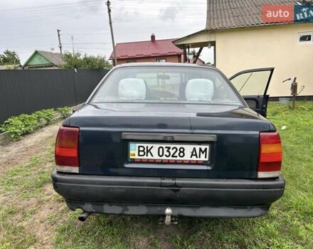 Синий Опель Омега, объемом двигателя 2 л и пробегом 370 тыс. км за 1600 $, фото 3 на Automoto.ua