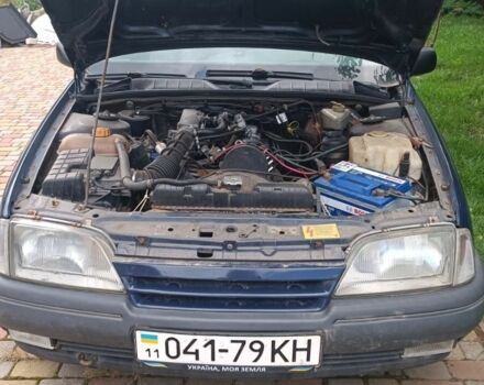 Синій Опель Омега, об'ємом двигуна 0 л та пробігом 300 тис. км за 1500 $, фото 4 на Automoto.ua