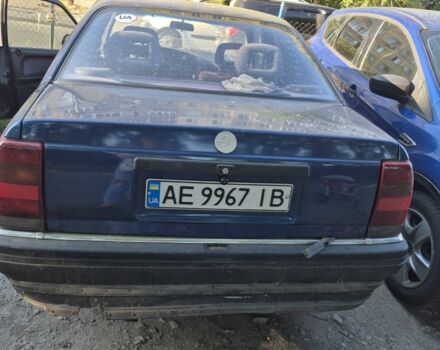 Синий Опель Омега, объемом двигателя 2 л и пробегом 300 тыс. км за 1500 $, фото 2 на Automoto.ua