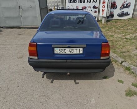 Синий Опель Омега, объемом двигателя 2 л и пробегом 240 тыс. км за 800 $, фото 5 на Automoto.ua