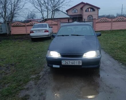 Синій Опель Омега, об'ємом двигуна 2.3 л та пробігом 365 тис. км за 1500 $, фото 2 на Automoto.ua