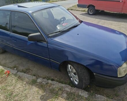 Синий Опель Омега, объемом двигателя 2 л и пробегом 240 тыс. км за 800 $, фото 1 на Automoto.ua