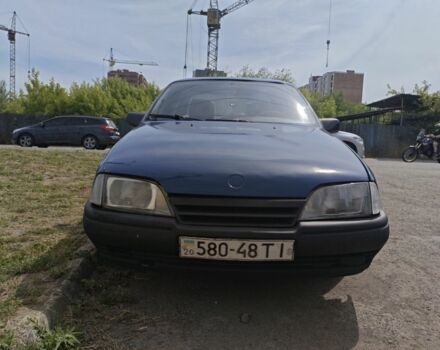 Синий Опель Омега, объемом двигателя 2 л и пробегом 240 тыс. км за 800 $, фото 2 на Automoto.ua