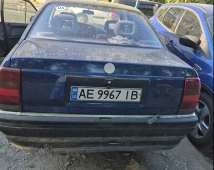 Синій Опель Омега, об'ємом двигуна 1.98 л та пробігом 300 тис. км за 1500 $, фото 1 на Automoto.ua