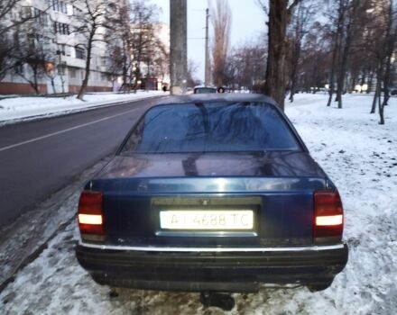 Синій Опель Омега, об'ємом двигуна 2 л та пробігом 300 тис. км за 1000 $, фото 3 на Automoto.ua