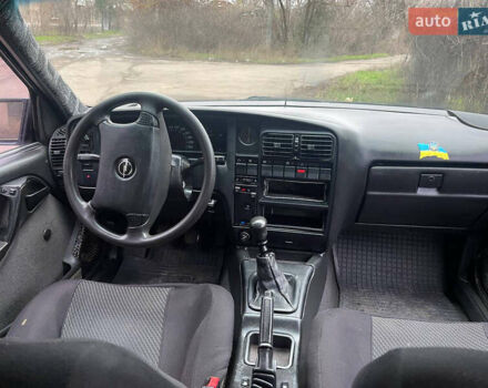 Синий Опель Омега, объемом двигателя 2 л и пробегом 300 тыс. км за 1500 $, фото 8 на Automoto.ua