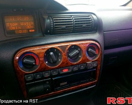 Опель Омега 1994 в Сумах на Automoto.ua Синий Опель Омега, объемом двигателя 2.5 л и пробегом 420 тыс. км за 1600 $, фото 3 на Automoto.ua