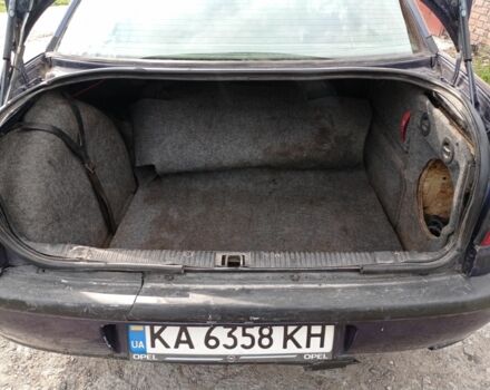 Синий Опель Омега, объемом двигателя 3 л и пробегом 216 тыс. км за 800 $, фото 7 на Automoto.ua