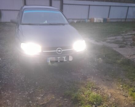 Синий Опель Омега, объемом двигателя 2 л и пробегом 350 тыс. км за 2800 $, фото 9 на Automoto.ua