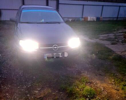 Синий Опель Омега, объемом двигателя 2 л и пробегом 350 тыс. км за 2800 $, фото 13 на Automoto.ua