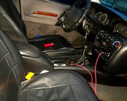 Синий Опель Омега, объемом двигателя 2 л и пробегом 350 тыс. км за 2800 $, фото 8 на Automoto.ua