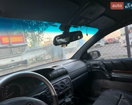 Синий Опель Омега, объемом двигателя 3 л и пробегом 560 тыс. км за 1500 $, фото 13 на Automoto.ua