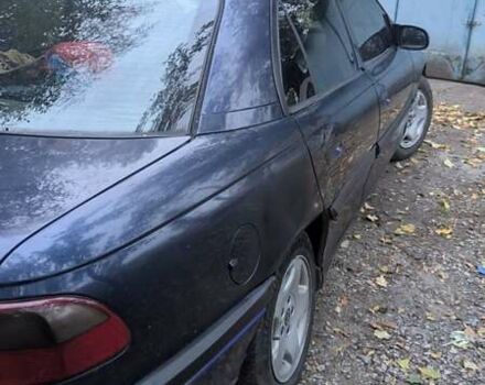 Опель Омега 1996 в Краматорске на Automoto.ua Синий Опель Омега, объемом двигателя 2 л и пробегом 300 тыс. км за 2500 $, фото 4 на Automoto.ua