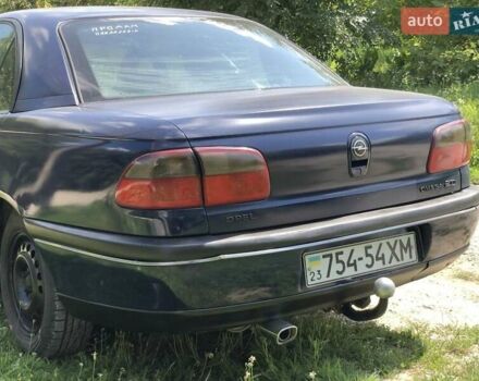 Синий Опель Омега, объемом двигателя 2 л и пробегом 256 тыс. км за 1600 $, фото 5 на Automoto.ua