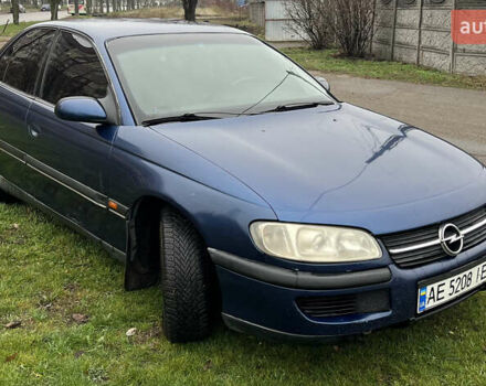 Синий Опель Омега, объемом двигателя 2 л и пробегом 320 тыс. км за 2577 $, фото 4 на Automoto.ua