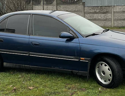 Синий Опель Омега, объемом двигателя 2 л и пробегом 320 тыс. км за 2577 $, фото 5 на Automoto.ua